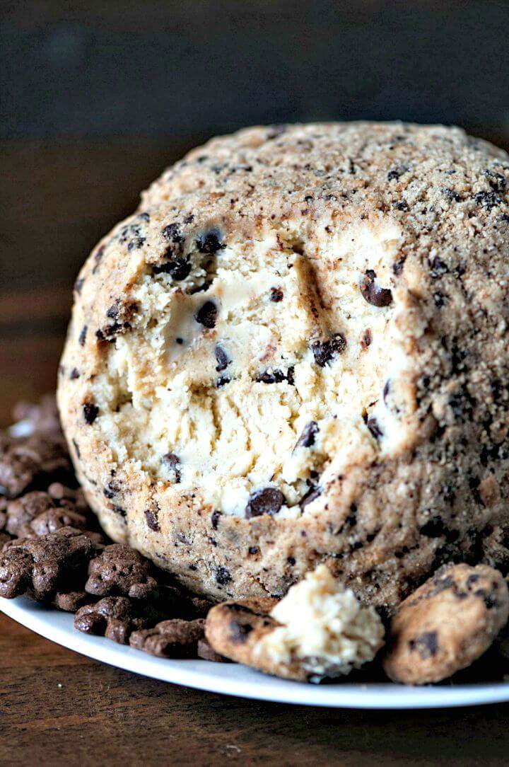 Chocolate Chip Cookie Dough Cheesecake Cheeseball