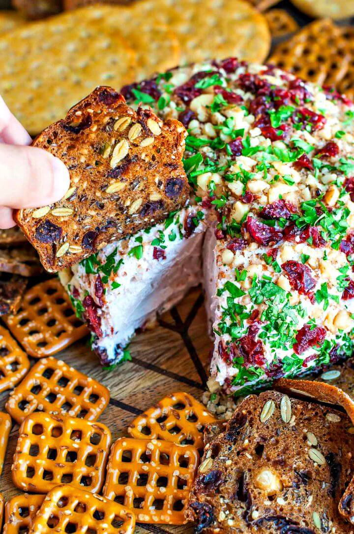 Cranberry Walnut Holiday Cheese Ball Recipe