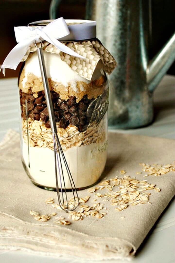 Chocolate Chip and Oatmeal Cookies in a Jar Recipe 