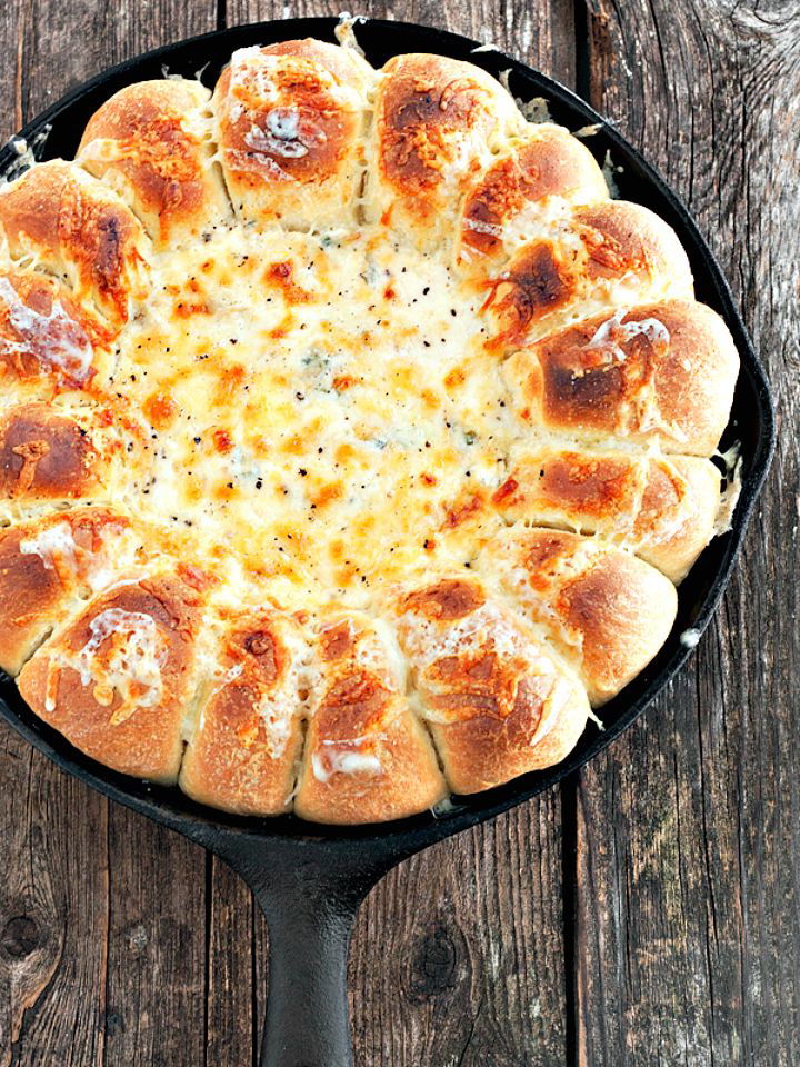 Make Warm Skillet Bread and Artichoke Dip Recipe